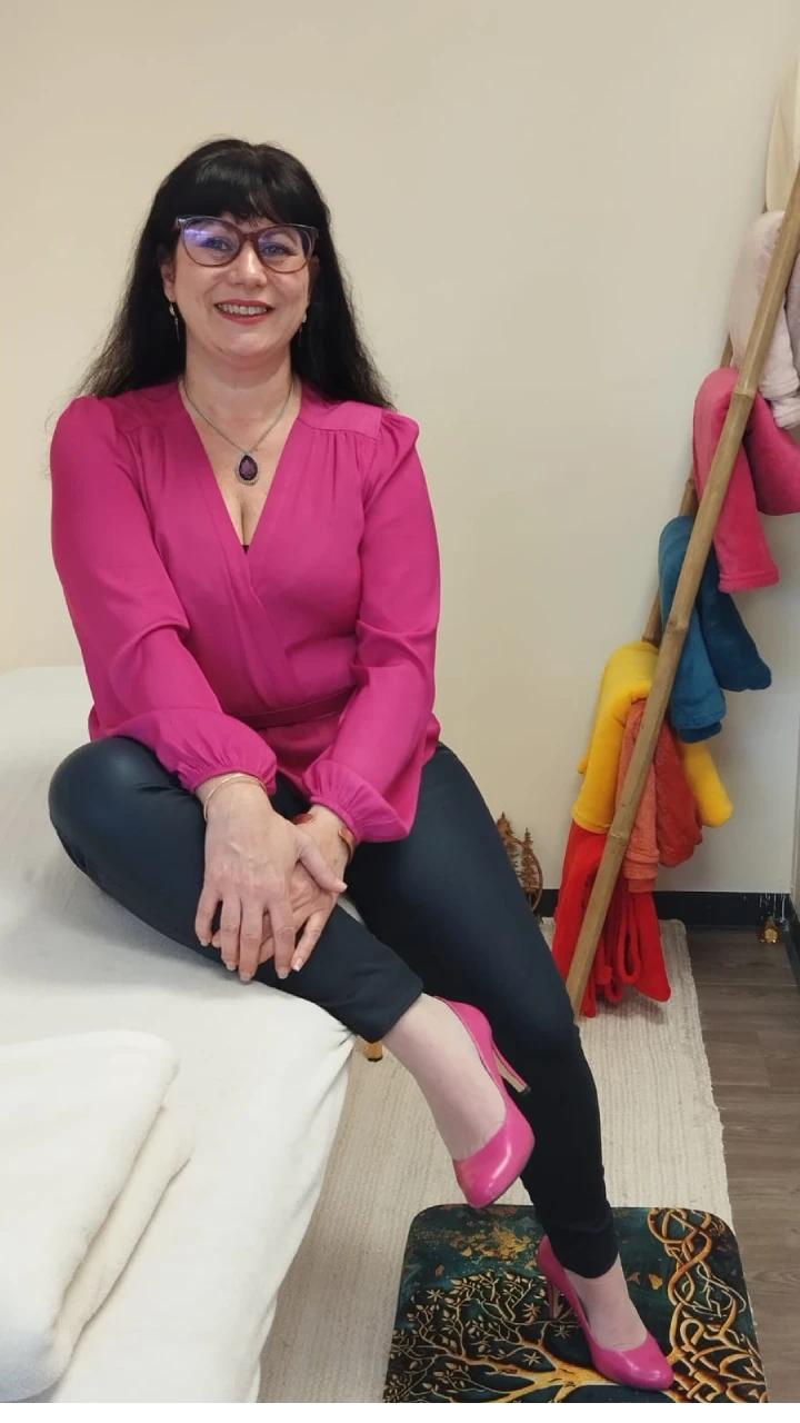 Marie-Ève MILLET à Narbonne dans son cabinet